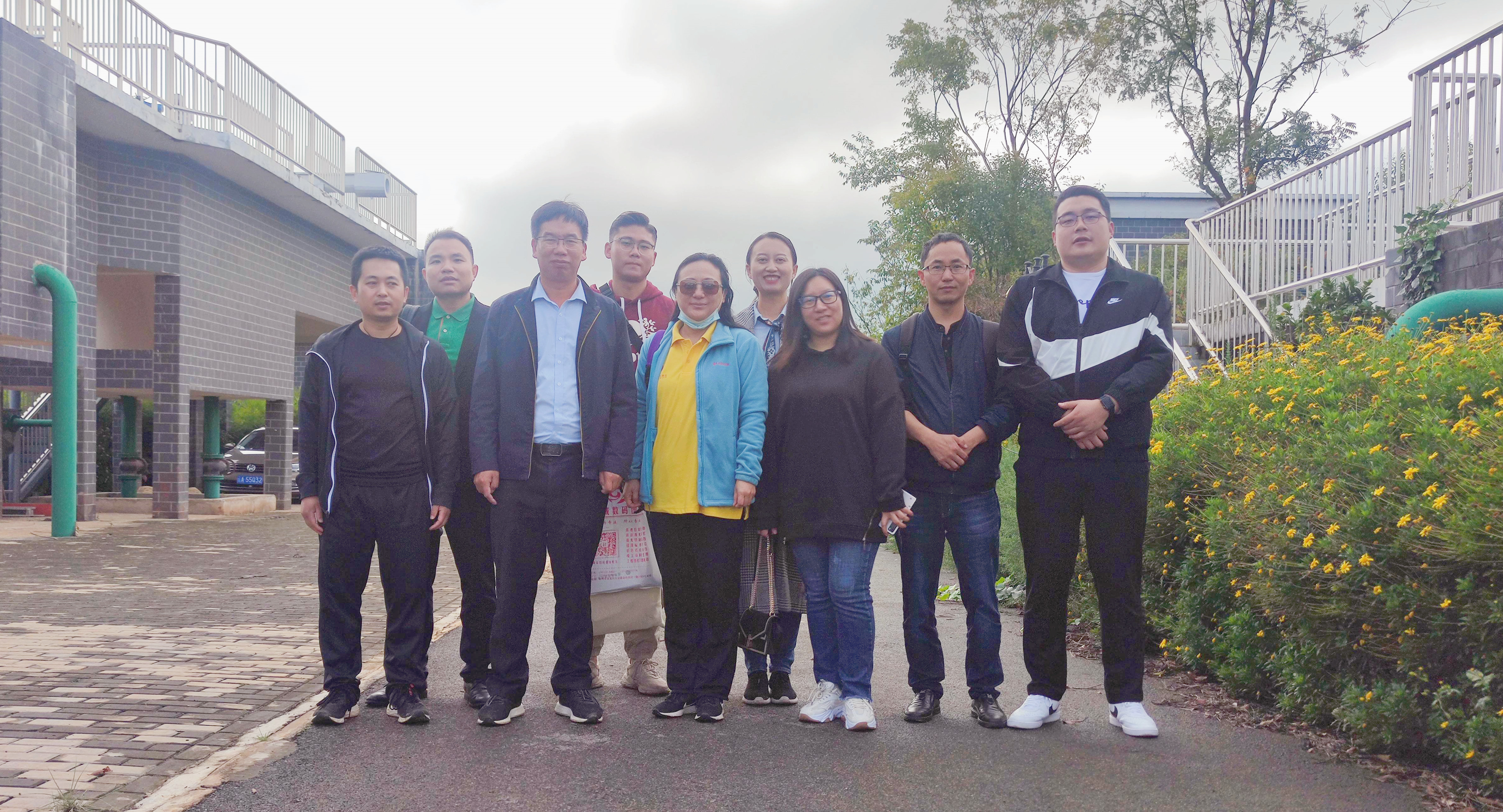 【項(xiàng)目考察】昆明理工大學(xué)環(huán)境科學(xué)與工程學(xué)院2021級工程博士班到公司承建項(xiàng)目現(xiàn)場教學(xué)考察